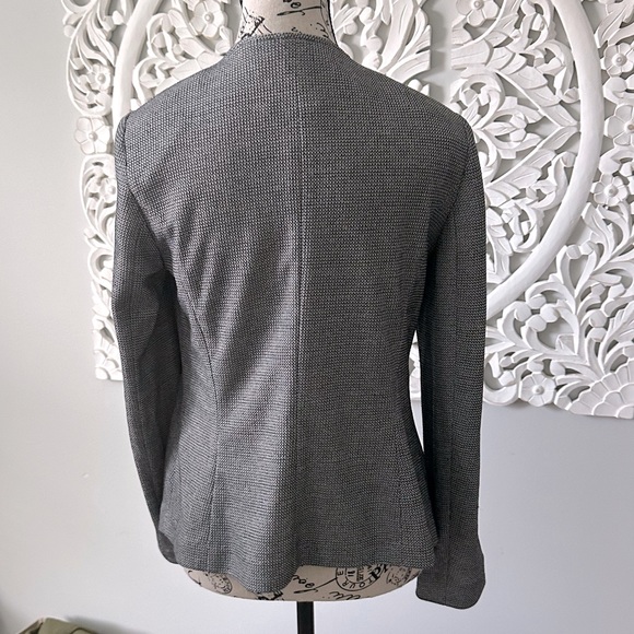 Jones Studio light blazer size 4 - Picture 2 of 3